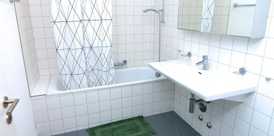 Bright furnished room - Photo 3