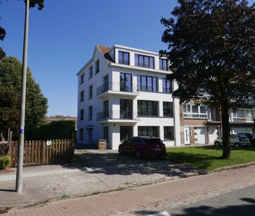 Volledig gerenoveerd appartement met 2 slaapkamers en garage - Photo 6