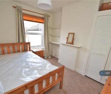 4 bedroom terraced house to rent - Photo 5