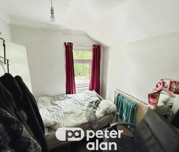 4 bedroom flat to rent - Photo 1