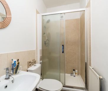 1 bedroom in a house share to rent - Photo 5