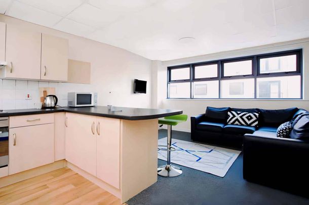 Silver Studio - Photo 1