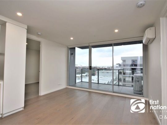 Live The Luxurious Lifestyle - Photo 1