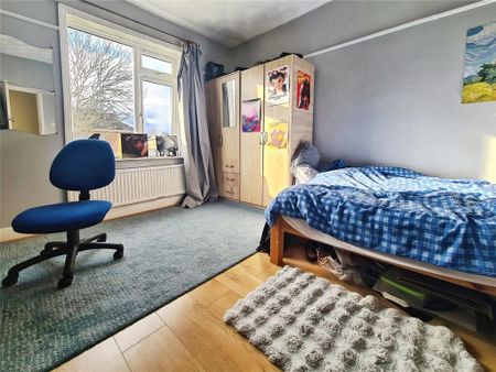 4 bedroom semi-detached house to rent - Photo 3