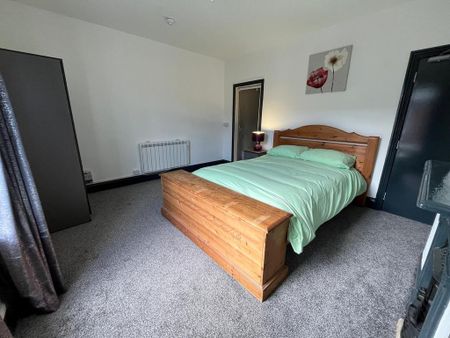 4 bedroom terraced house to rent - Photo 4