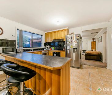 “SPACIOUS FAMILY HOME WITH MULTIPLE LIVING ZONES” - Photo 3