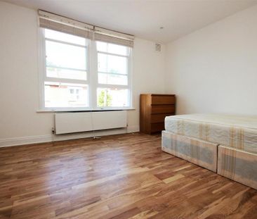 4 bedroom flat to rent - Photo 6