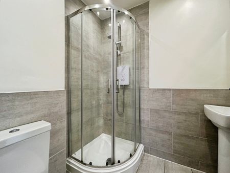 Lansdowne Road, Bournemouth - Photo 3