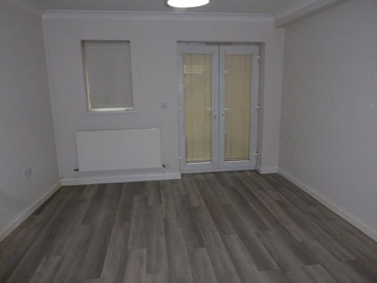 1 bedroom ground floor flat to rent - Photo 1