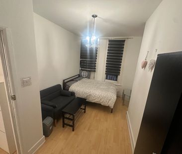 Room in a Shared House, Brecknock Road, N19 - Photo 3