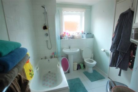 1 bedroom ground floor flat to rent - Photo 4