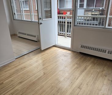 3 1/2 Rénové Chauffé/Eau Chaude - Photo 1