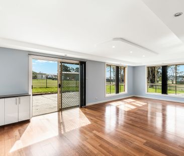 Charming Austral Home with Rural Feel - Photo 2