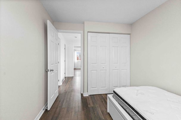 For Lease - 1 Berkshire Way, Barrhaven, Ontario - Photo 1