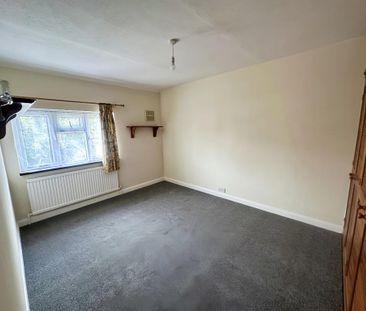 4 bedroom semi-detached house to rent - Photo 4