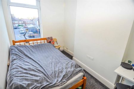 4 bedroom terraced house to rent - Photo 2