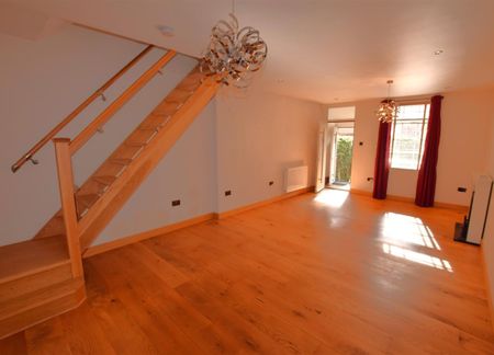 3 bedroom house - terraced to rent - Photo 2