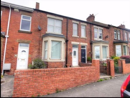 4 bedroom terraced house to rent - Photo 3