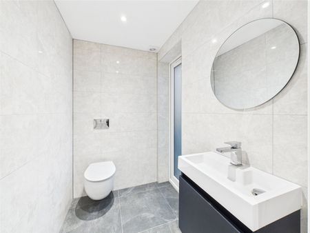 High Street, Hampton Wick, Middlesex, KT1, Kingston Upon Thames - Photo 4