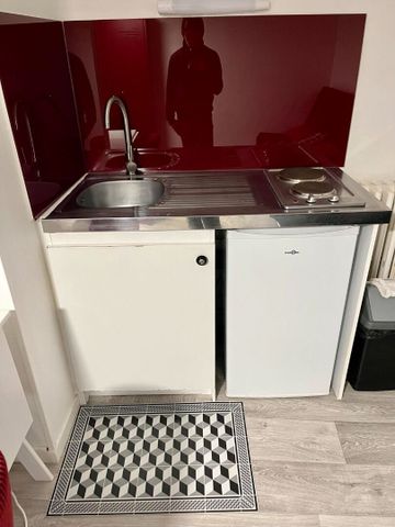 ''LE TOP SAINT PIERRE" - Location Appartement poitiers : 17.37 m2 - Photo 3