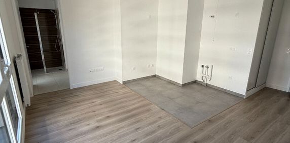 Appartement Romainville 1 pièce(s) 24.57 m2 - Photo 2