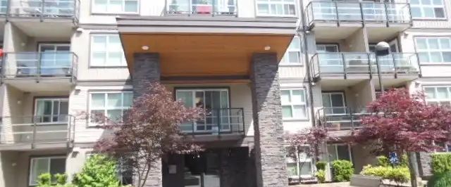 Can be rented Unfurnished / Or Fully Furnished Two-Bedroom & A Den & 2 Bthrooms | 30525 Cardinal Avenue, Abbotsford - Photo 1