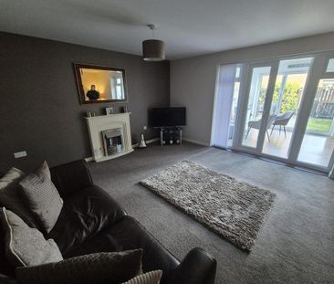 4 bedroom detached house to rent - Photo 4