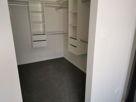 3BR Plus Office/4th BR in Chartwell - Photo 4