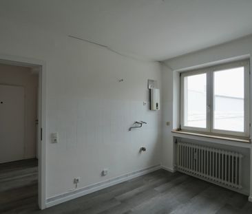 Ihr neues Zuhause: Frisch renovierte 2-Zimmer-Wohnung mit Balkon in... - Photo 3