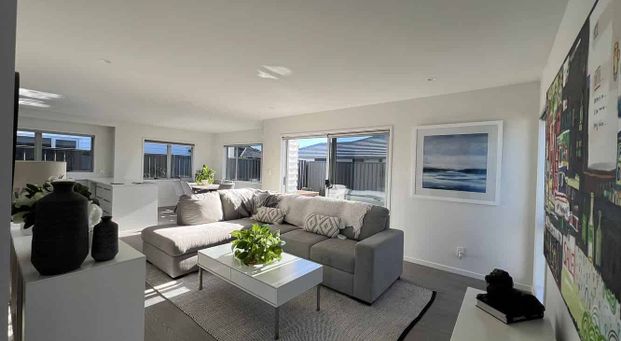 3 Bedroom, 2 Bathroom - New Build Townhouse - Photo 1