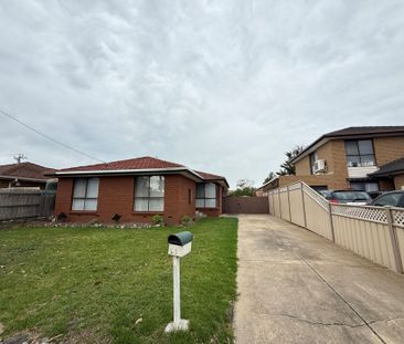 Charming 3-Bedroom Home in Altona Meadow - Photo 6