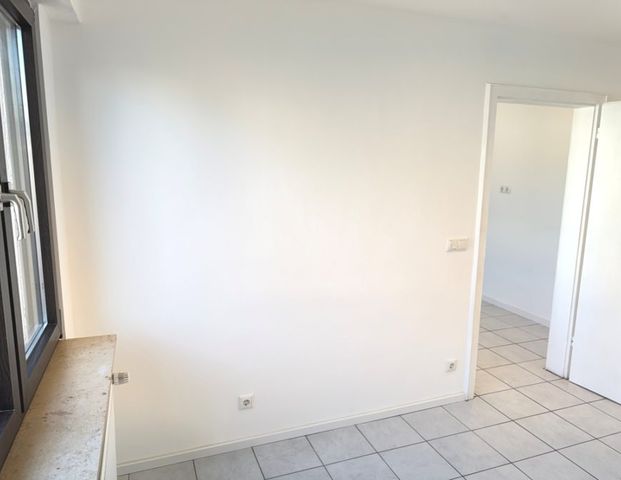 Vorsicht, frisch gestrichen! Renoviertes EFH – 7 Zimmer – ca. 153 m² Wfl. – Hof – Garten – 2 Gge! - Photo 1