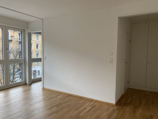 Rent a 1 ½ rooms apartment in Zürich - Photo 1