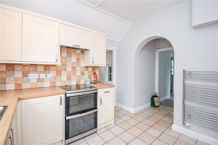 3 bedroom semi-detached house to rent - Photo 3