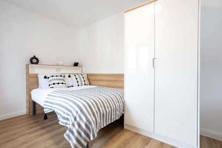 Platinum Studio - Photo 2