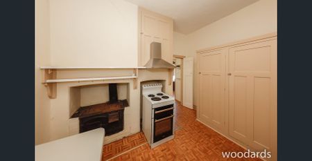 Large Three Bedroom Period Home! - Photo 2