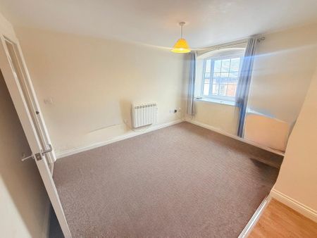 3 bedroom apartment to rent - Photo 4