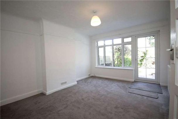 Eastdean Avenue, Epsom, Surrey, KT18 - Photo 1