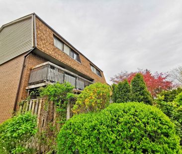 For Lease - 1051 Cedarglen Gate Unit# 33, Mississauga, Ontario - Photo 1