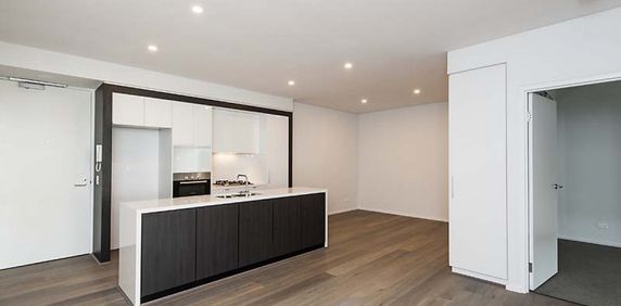 SPACIOUS 1 BEDROOM APARTMENT - Photo 2