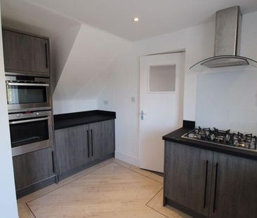 2 bedroom semi-detached house to rent - Photo 5