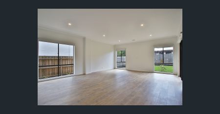 Stunning Family Home - Photo 2