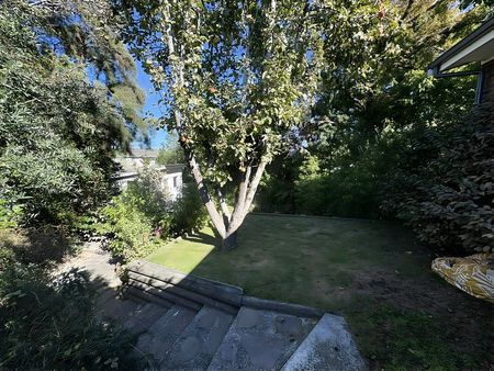 Fully Furnished Large Stylish Home for Rent - Photo 3