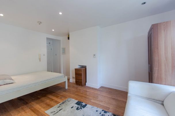 Studio Flat, Emanuel Avenue, W3 - Photo 1