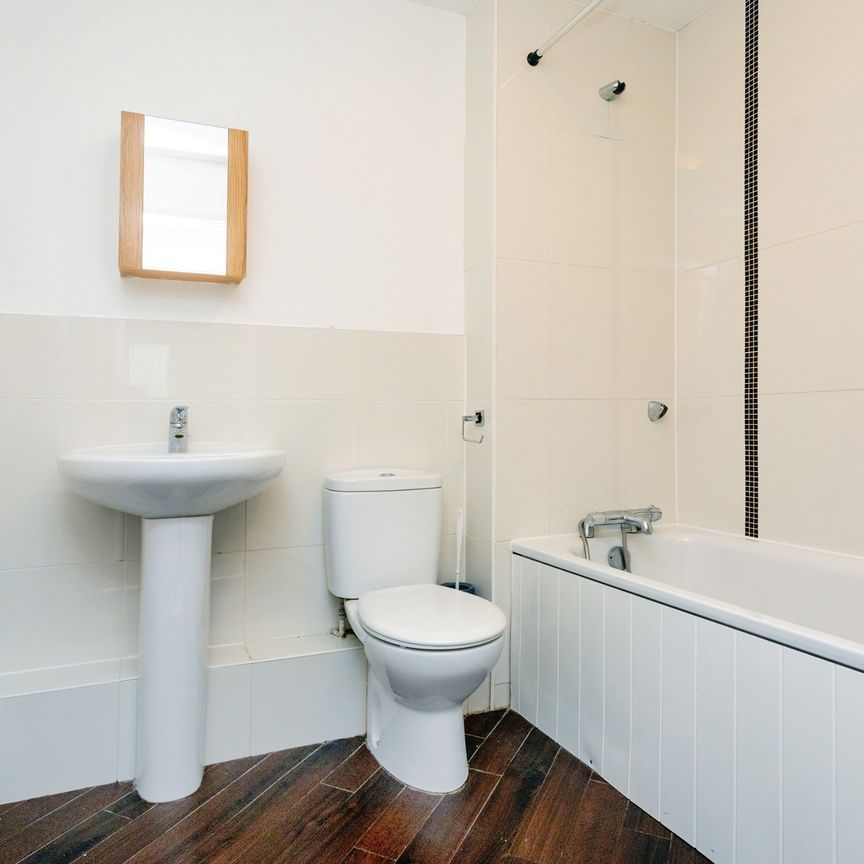 2 bedroom apartment to rent Addenbrookes Road, Newport Pagnell, MK16 - Photo 1