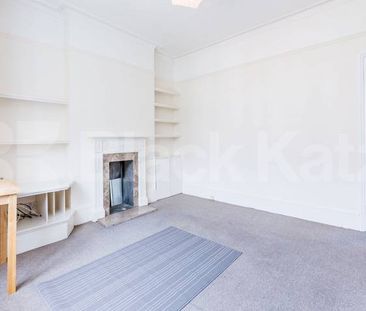 large two bedroom split level property situated in Muswell Hill - Photo 2