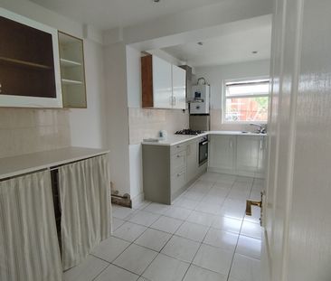 3 Bed Terraced House, Coxford Drove, SO16 - Photo 3