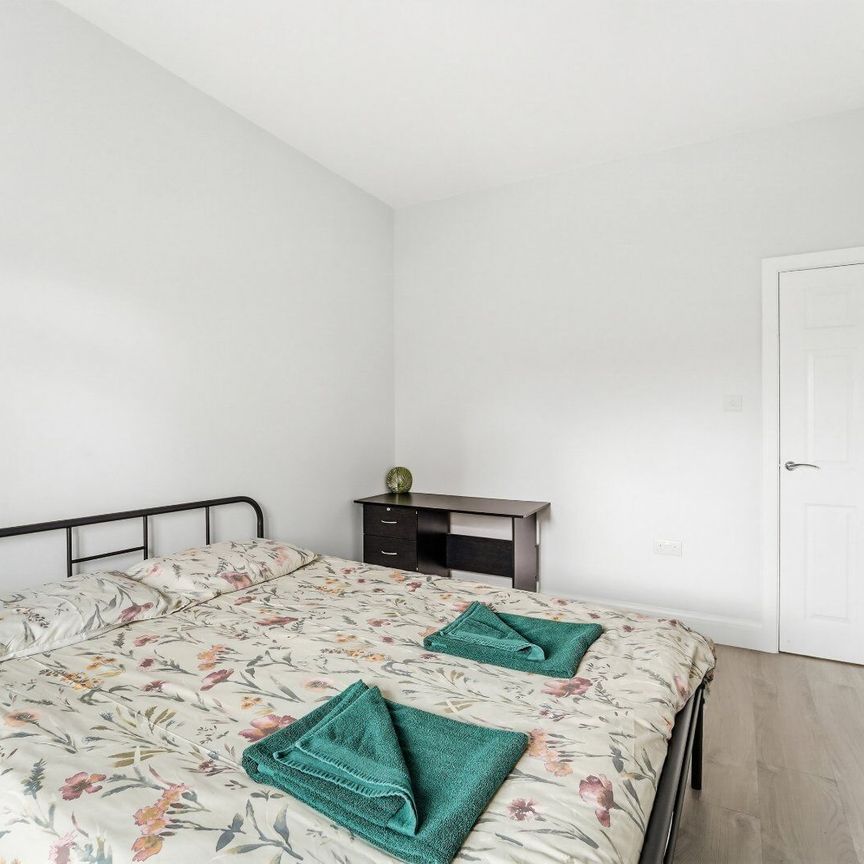 48a Central Road, Morden, SM4 - Photo 1