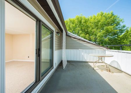 Queensgate Manor — 1 Bedroom + Balcony - Photo 3