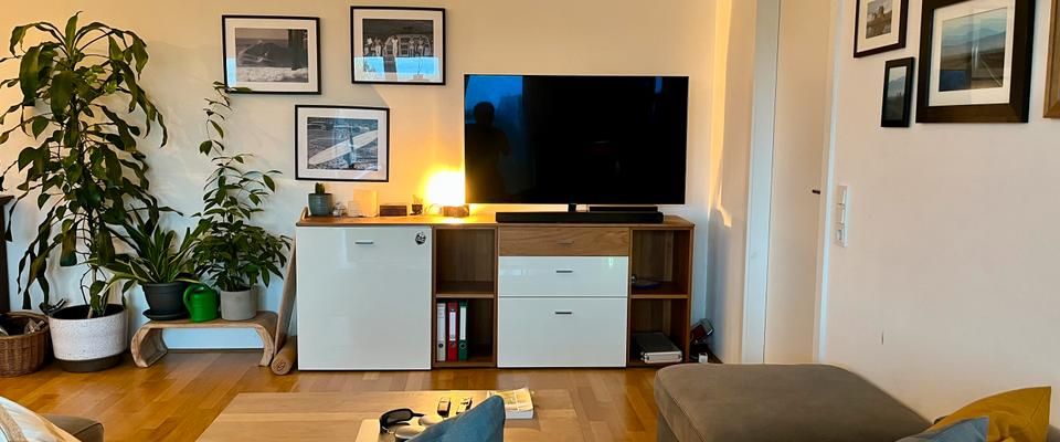 Zwischenmiete: Möblierte 2-Zi Wohnung mit Balkon&Tiefgarage - Foto 1